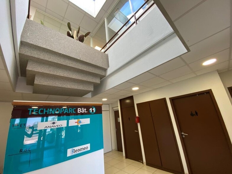 Office in Labège for lease - Interior Photo - Image 3 of 23