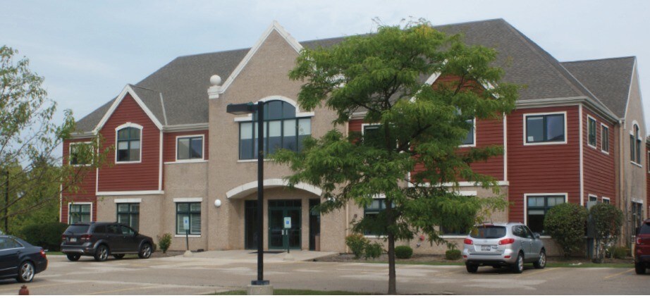 10345 N Port Washington Rd, Mequon, WI à louer Photo du bâtiment- Image 1 de 4