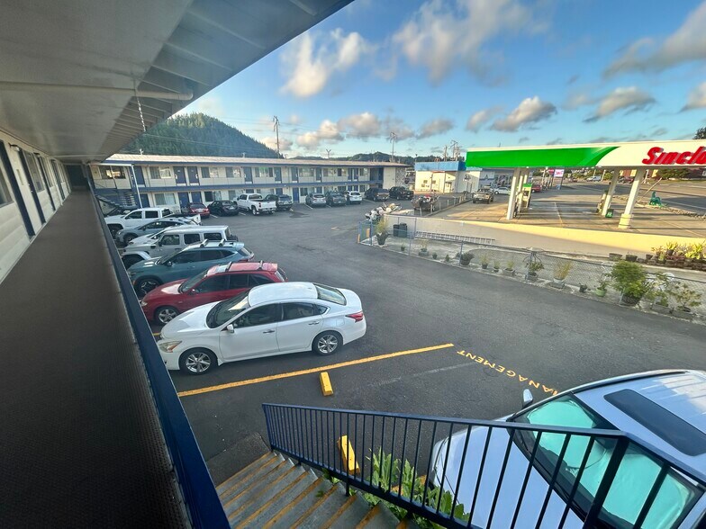 1593 US 101 Hwy, Reedsport, OR à vendre - Photo du bâtiment - Image 2 de 16