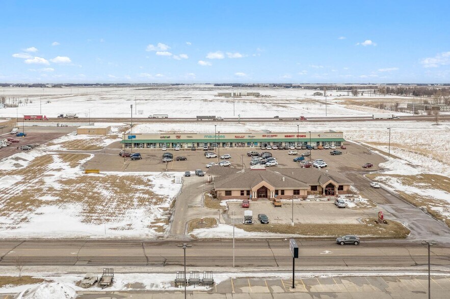 1151 Ryans Rd, Worthington, MN à louer - Photo du bâtiment - Image 3 de 8