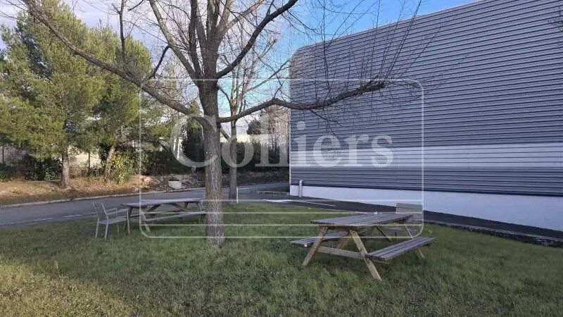 Flex dans Aix-en-Provence à louer - Photo du bâtiment - Image 3 de 5