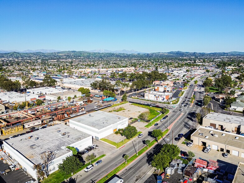 13245 Florence Ave, Santa Fe Springs, CA à vendre - Photo du bâtiment - Image 2 de 6