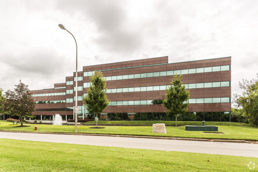 210-220 Athens Way, Nashville, TN for lease - Building Photo - Image 2 of 18