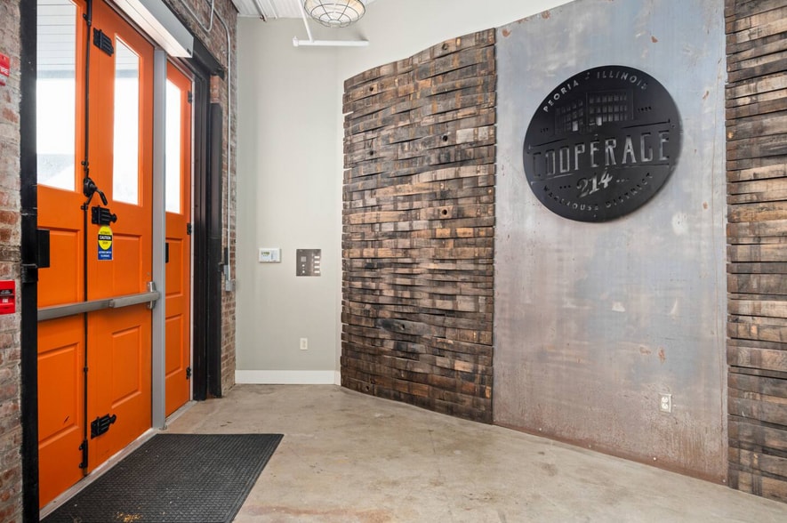 214 Pecan St, Peoria, IL for sale - Building Photo - Image 3 of 18