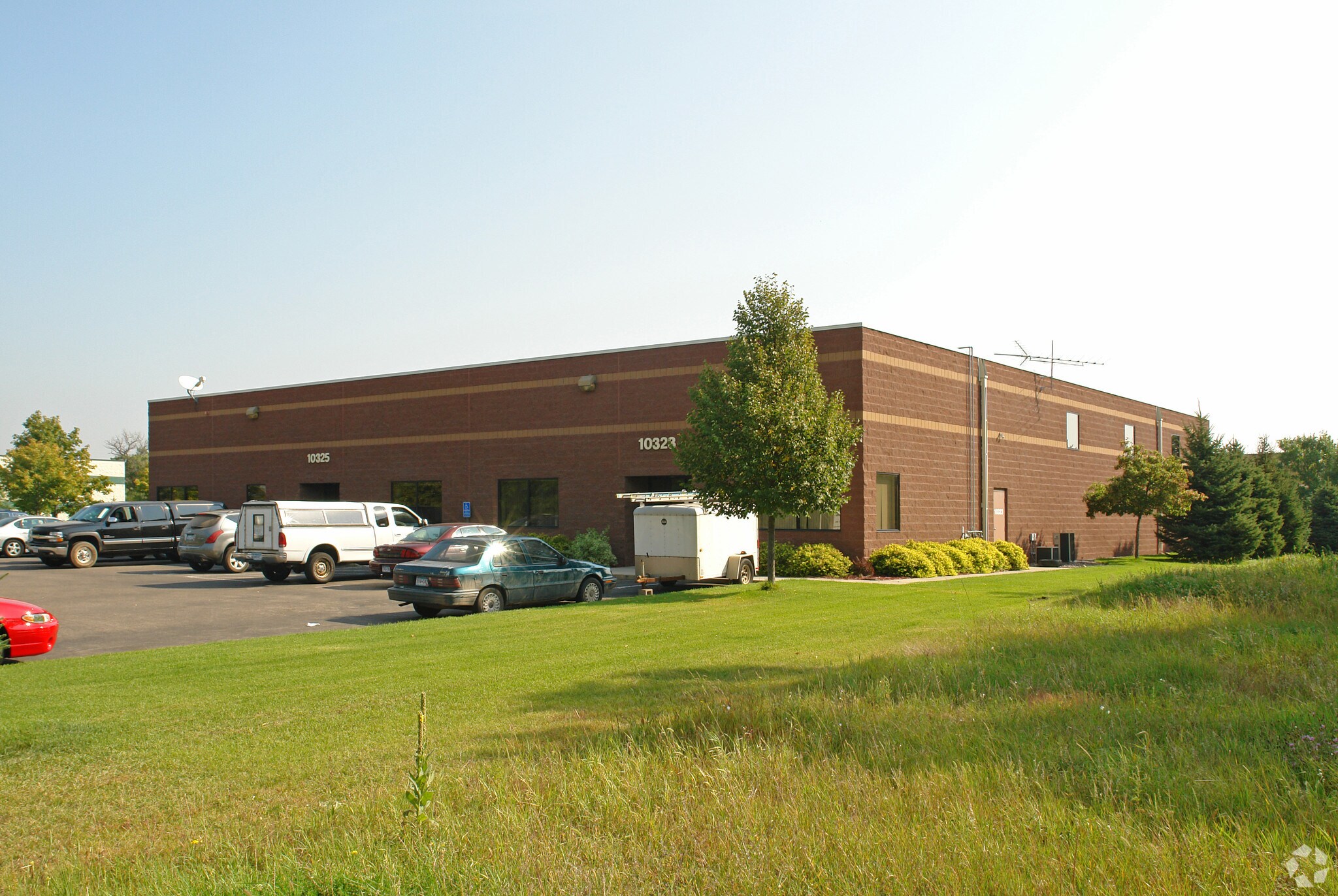 10323-10327 NE Flanders St, Blaine, MN for sale Primary Photo- Image 1 of 1