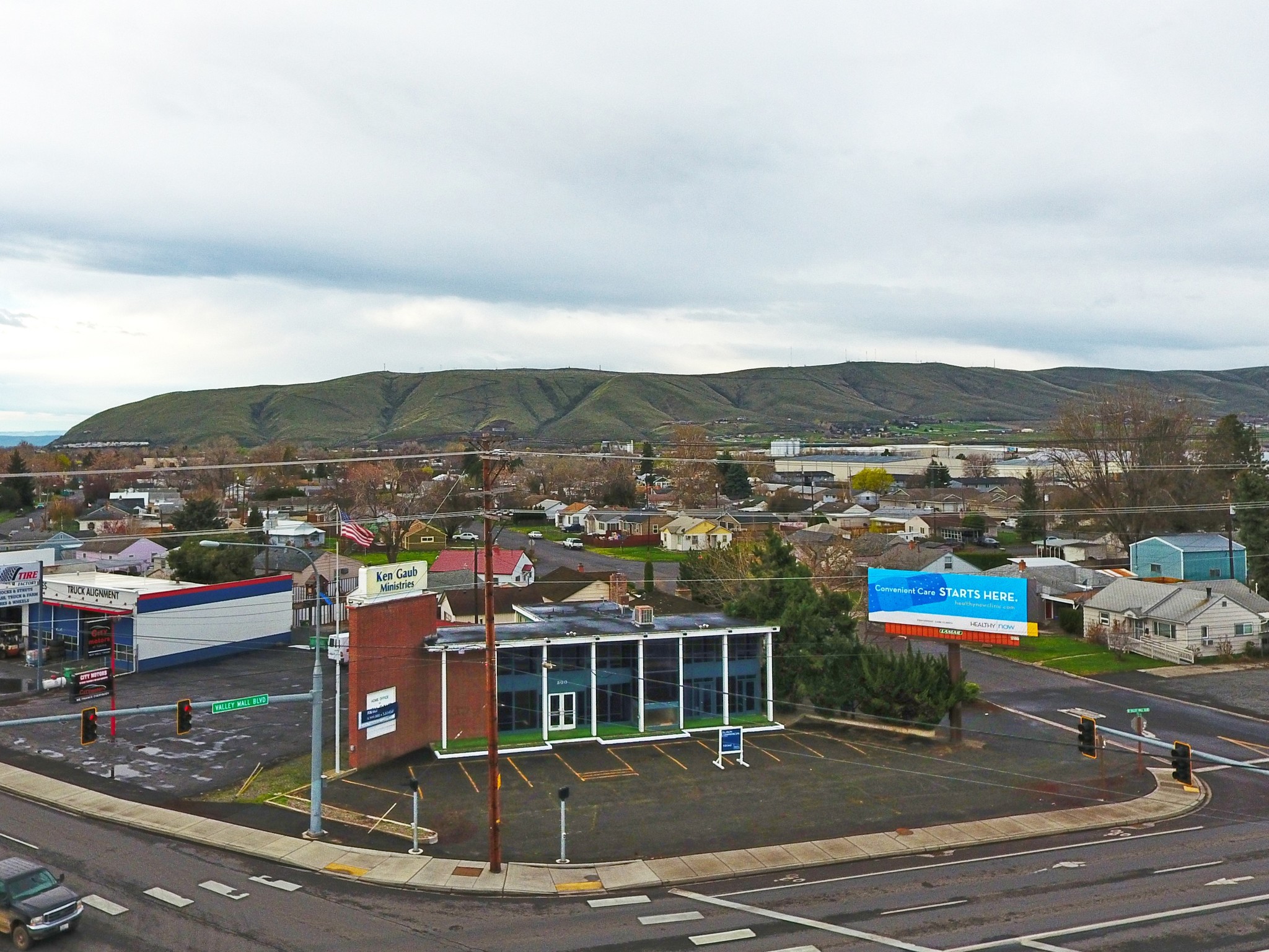 300 W Valley Mall Blvd, Yakima, WA for sale Building Photo- Image 1 of 1