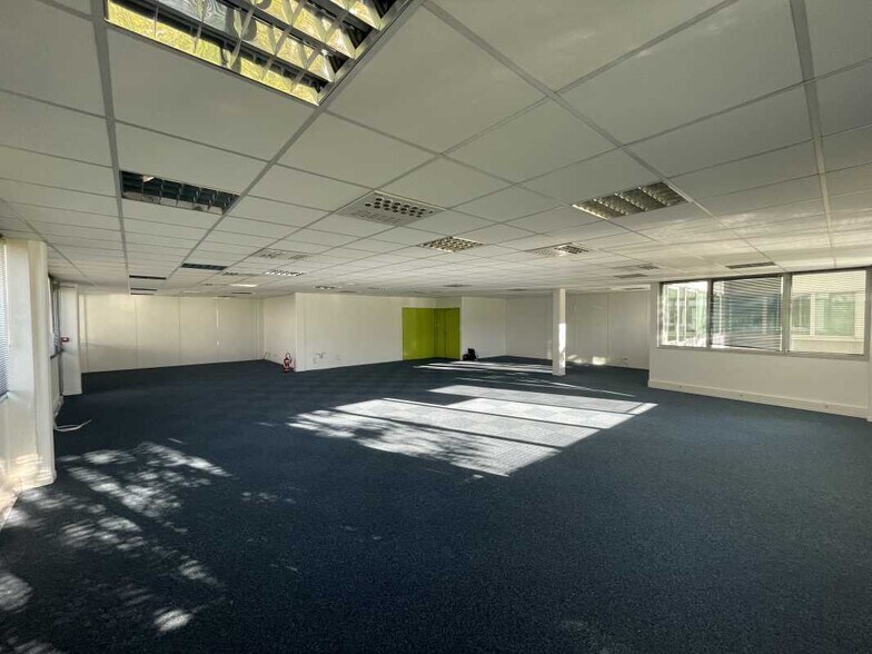 Office in Labège for lease - Interior Photo - Image 3 of 6