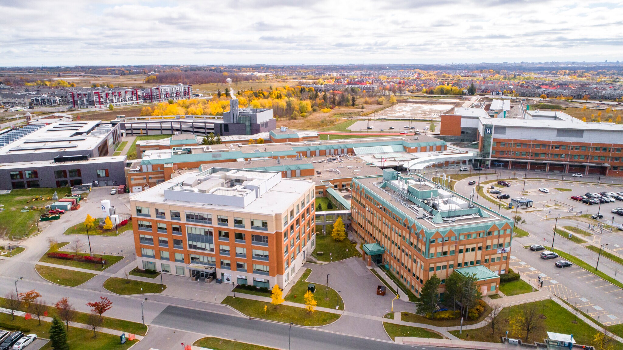 377 Church St, Markham, ON à louer Photo du bâtiment- Image 1 de 6