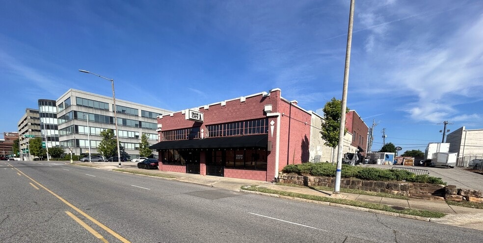 2208 6th Ave S, Birmingham, AL for lease - Building Photo - Image 3 of 6