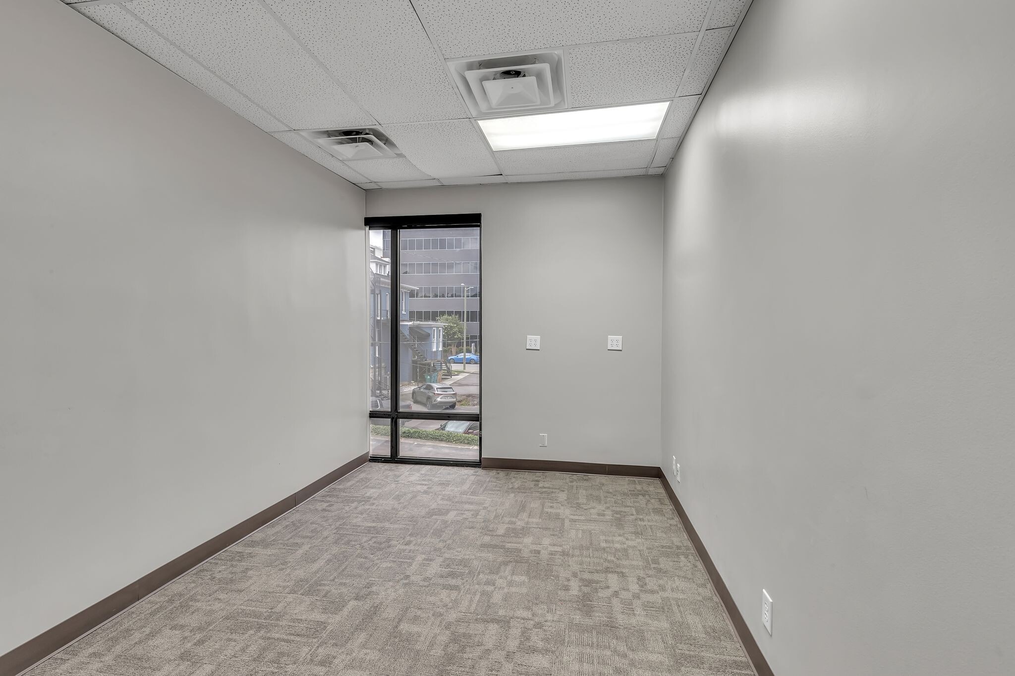 33 Music Sq W, Nashville, TN for lease Building Photo- Image 1 of 5