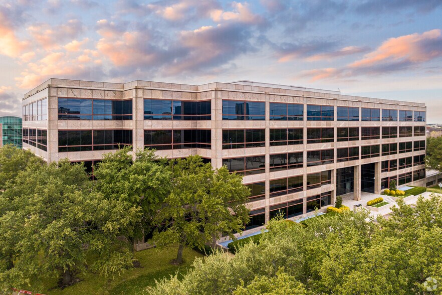 6400 Legacy Dr, Plano, TX à louer - Photo du bâtiment - Image 2 de 15