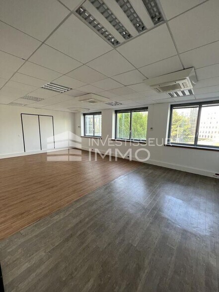 Bureau dans Nanterre à louer - Photo intérieure - Image 2 de 5