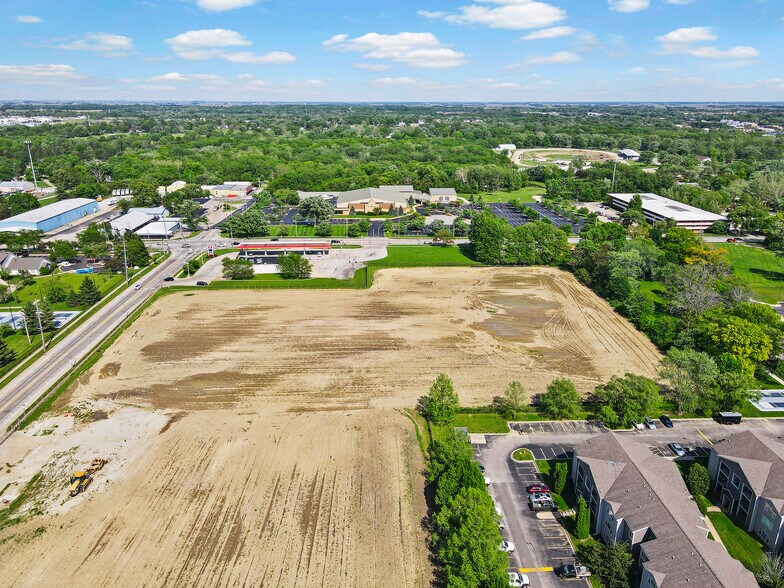 1011 and 1101 Bradley Ave, Urbana, IL à vendre - Photo du bâtiment - Image 2 de 6