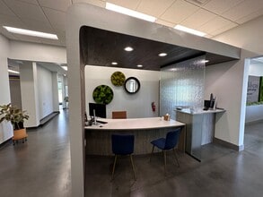 18389 Orchard Trl, Lakeville, MN for lease Interior Photo- Image 2 of 3