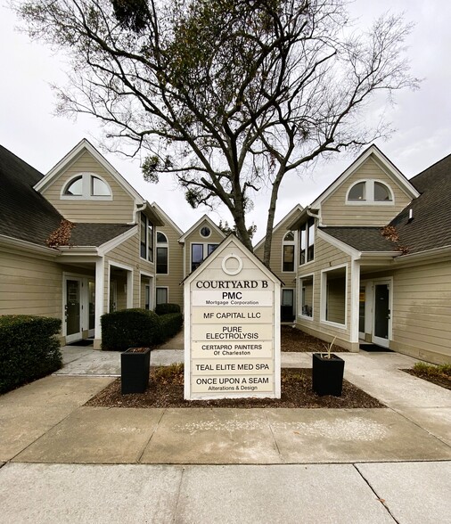 1041 Johnnie Dodds Blvd, Mount Pleasant, SC for lease - Building Photo - Image 2 of 2