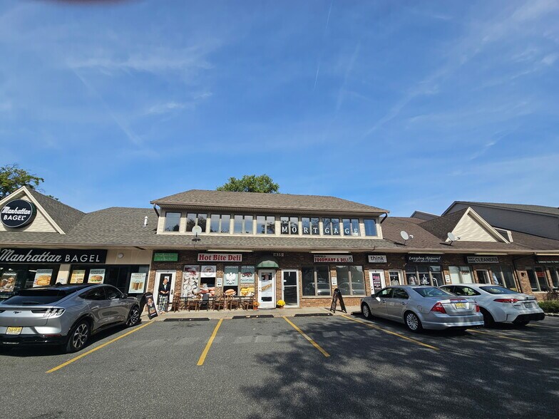 435 Hollywood Ave, Fairfield, NJ à louer - Photo du bâtiment - Image 2 de 2