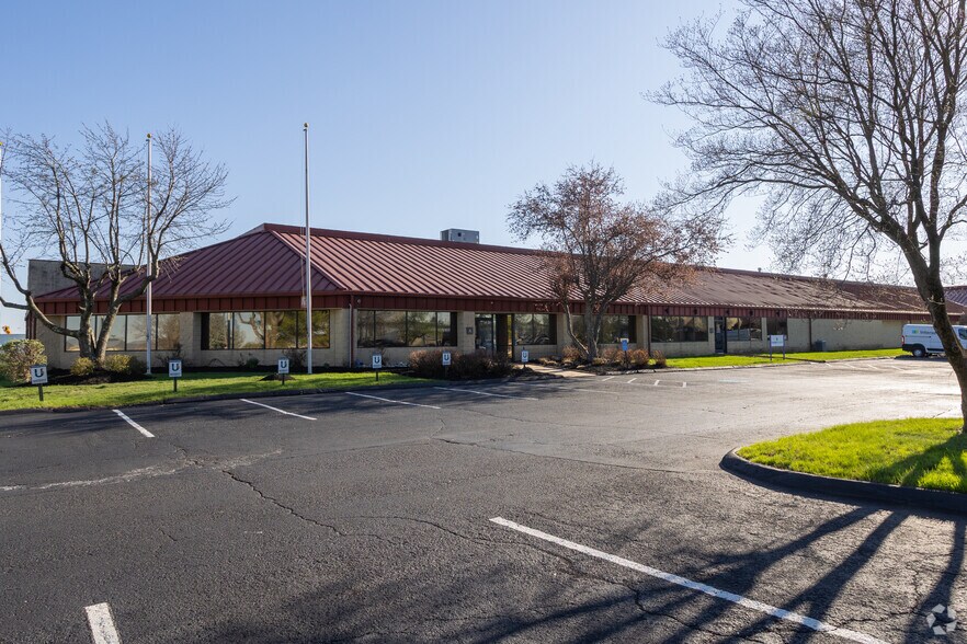 2800 Black Lake Pl, Philadelphia, PA à louer - Photo du bâtiment - Image 2 de 8