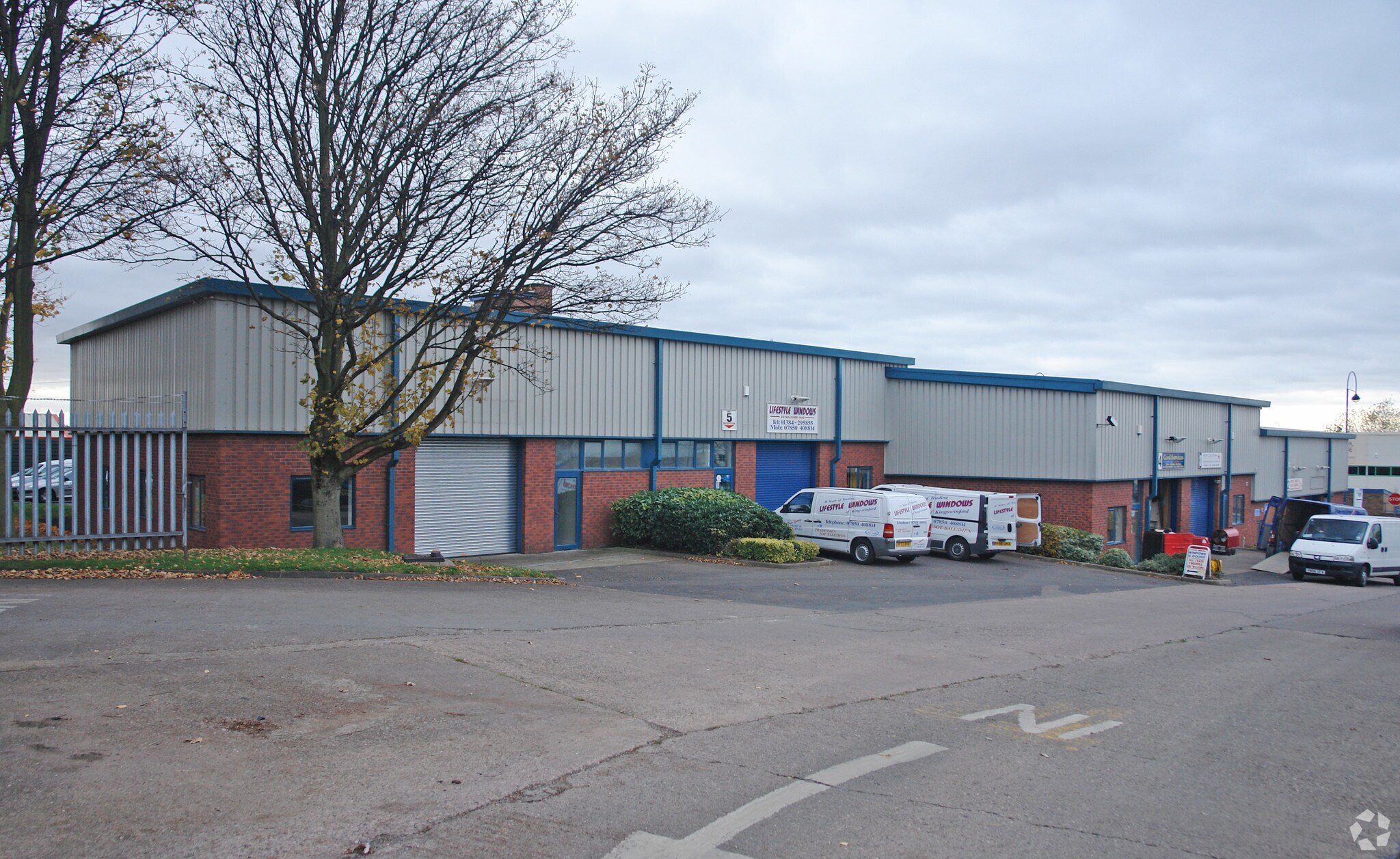 First Ave, Kingswinford for lease Building Photo- Image 1 of 2