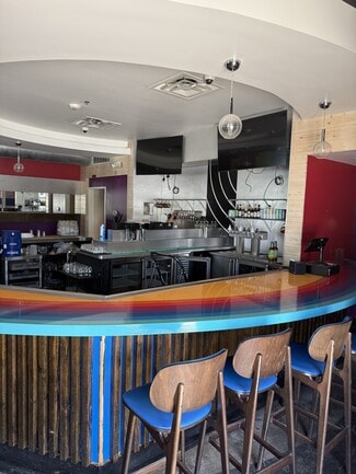 Plus de détails pour 314 E Hickory St, Denton, TX - Commerce de détail à louer