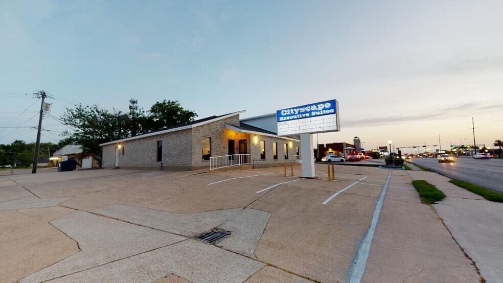 3201 Palmer Hwy, Texas City, TX à louer - Photo du bâtiment - Image 2 de 4