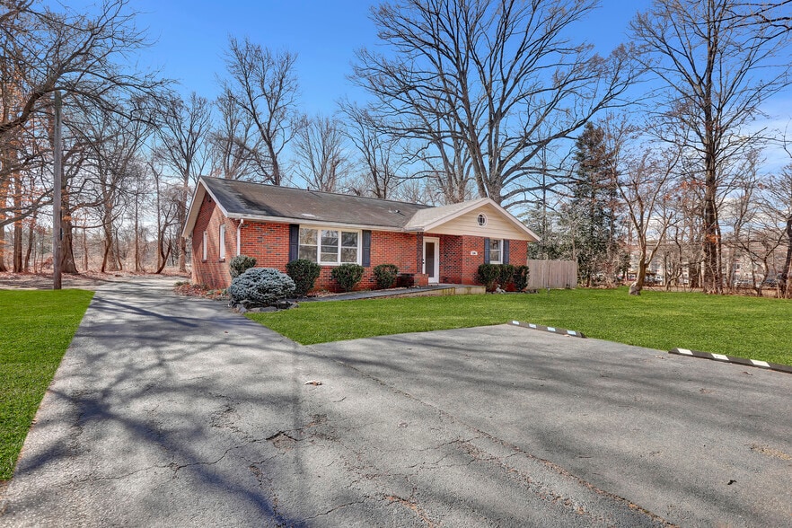 2306 Church Rd, Cherry Hill, NJ à louer - Photo du bâtiment - Image 3 de 17