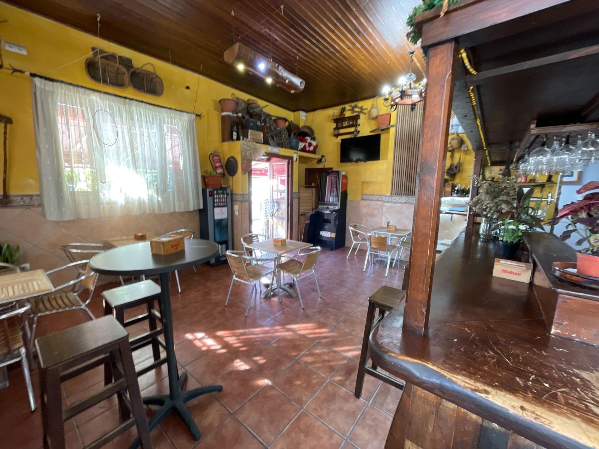 Commerce de détail dans Vélez-Málaga, Málaga à vendre Photo du bâtiment- Image 1 de 15