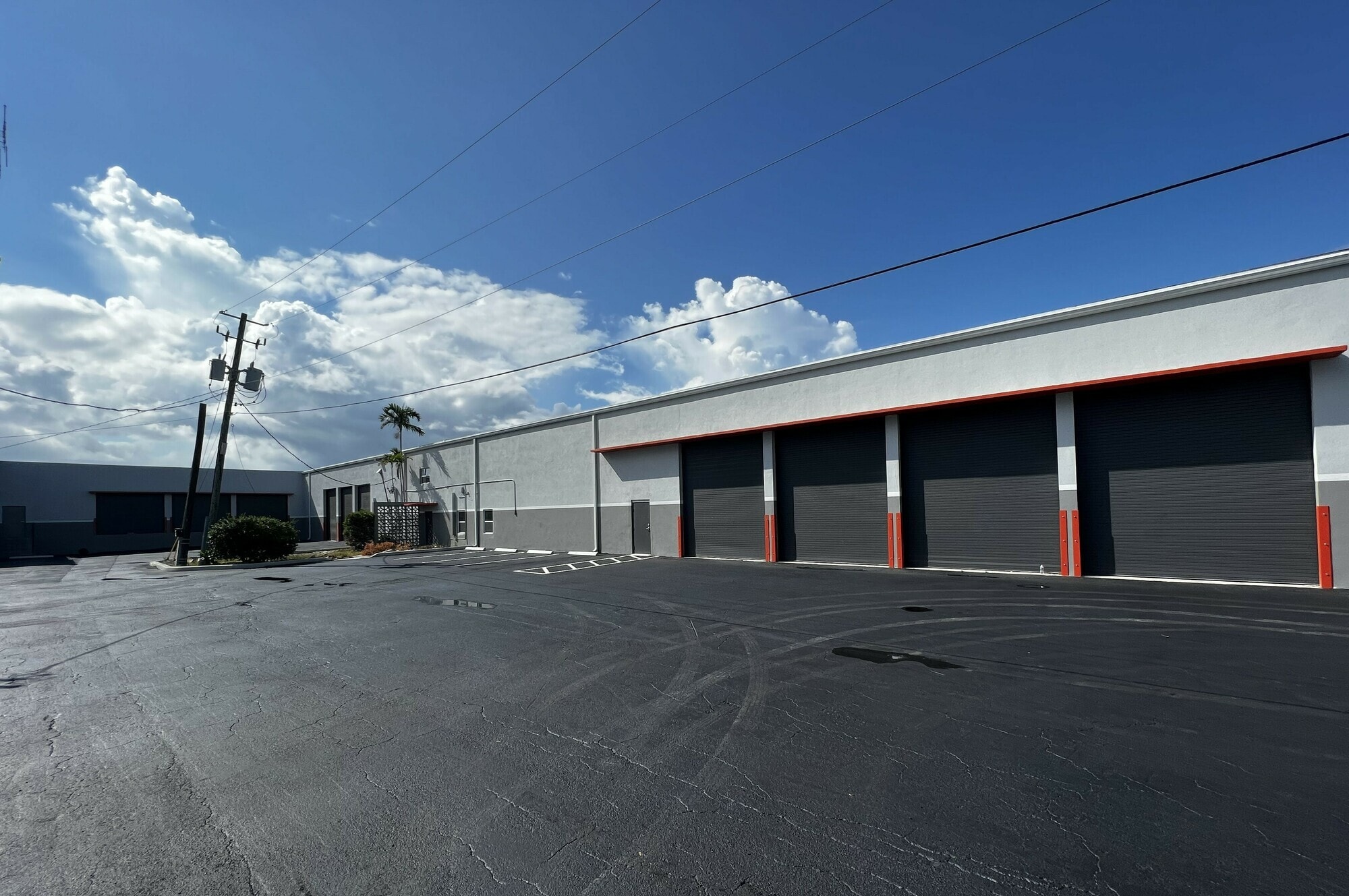 4120-4132 NW 10th Ave, Fort Lauderdale, FL for lease Interior Photo- Image 1 of 4