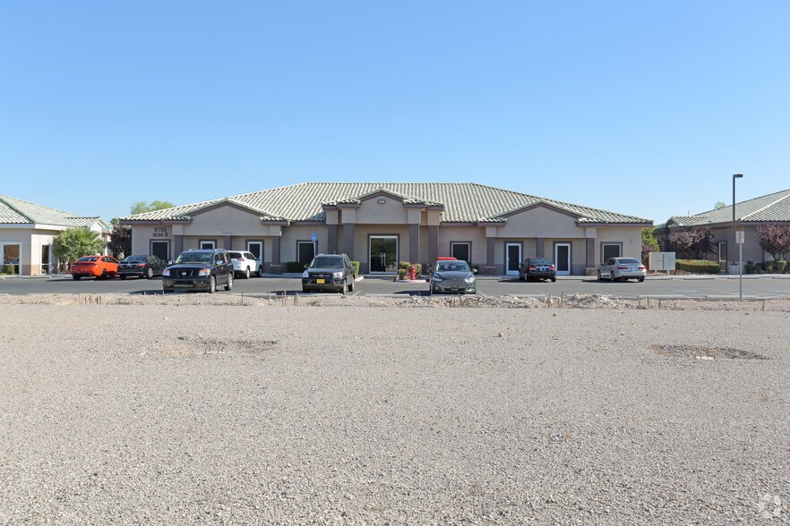 9788 Gilespie St, Las Vegas, NV à vendre - Photo du bâtiment - Image 2 de 4