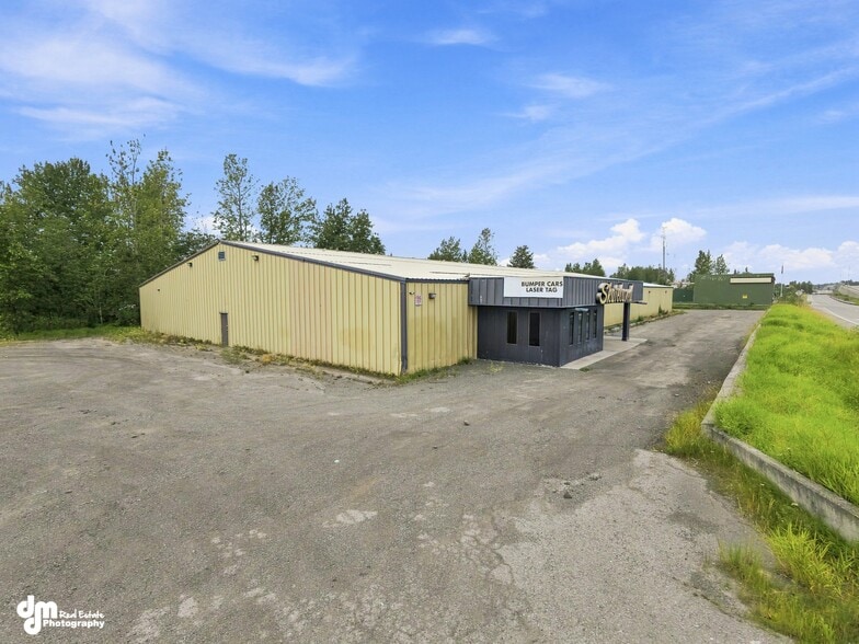 8100 Homer Dr, Anchorage, AK for sale - Building Photo - Image 2 of 41