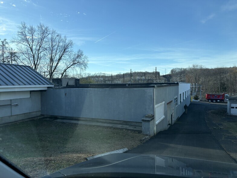 763 Hanover Rd, Meriden, CT à vendre - Photo du bâtiment - Image 3 de 4