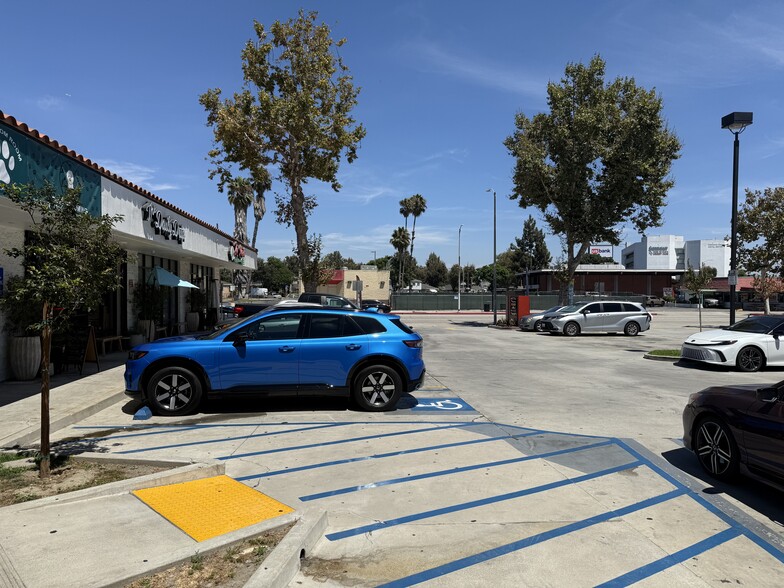 3614-3628 Martin Luther King Jr Blvd, Lynwood, CA for lease - Building Photo - Image 3 of 4