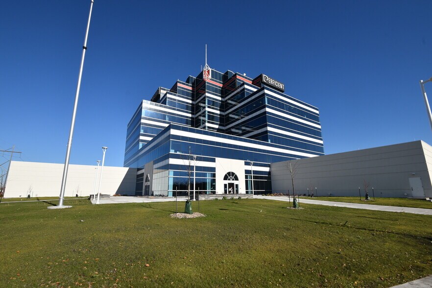 2000 S 44th St, Fargo, ND à louer - Photo du bâtiment - Image 1 de 1