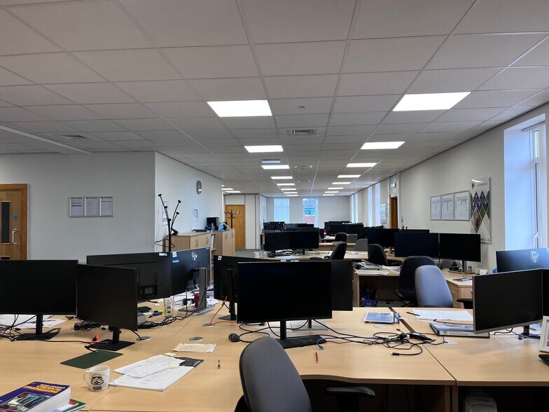 Westpoint Rd, Thornaby à vendre - Photo du bâtiment - Image 2 de 9