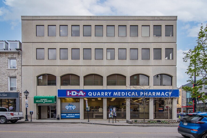 100 Princess St, Kingston, ON à louer - Photo du bâtiment - Image 2 de 22