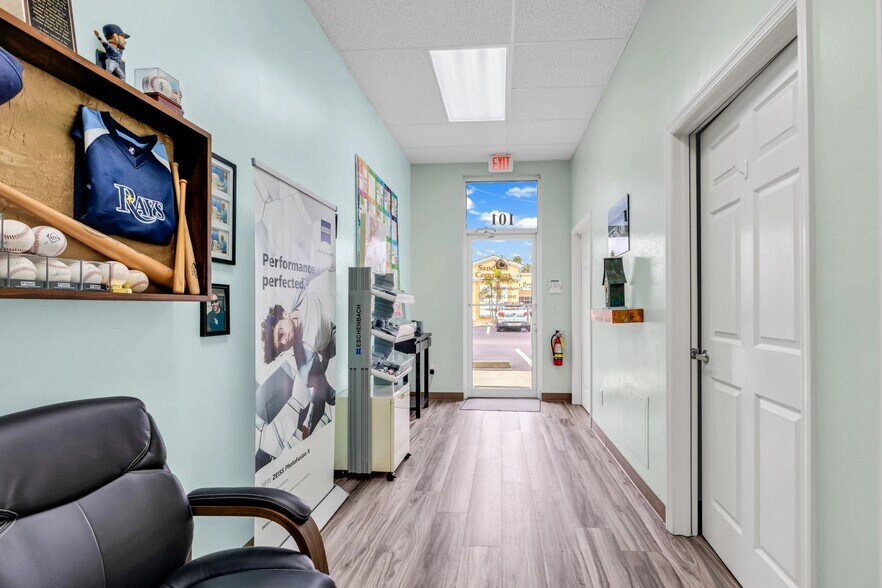 24420 Sand Hill Blvd, Punta Gorda, FL à louer - Photo du bâtiment - Image 3 de 37