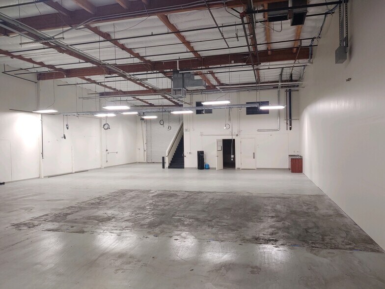 1990 Olivera Rd, Concord, CA à louer - Photo du bâtiment - Image 3 de 13