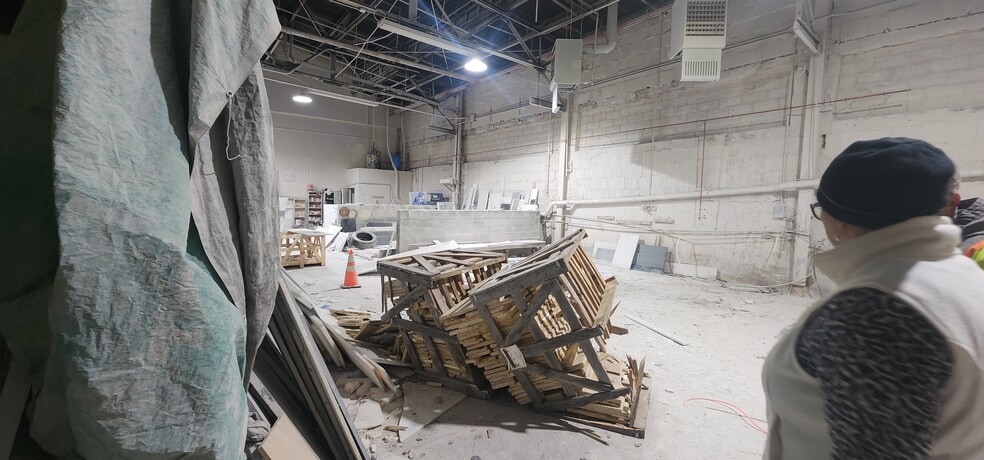2546 51st Ave, Long Island City, NY for lease - Building Photo - Image 3 of 14