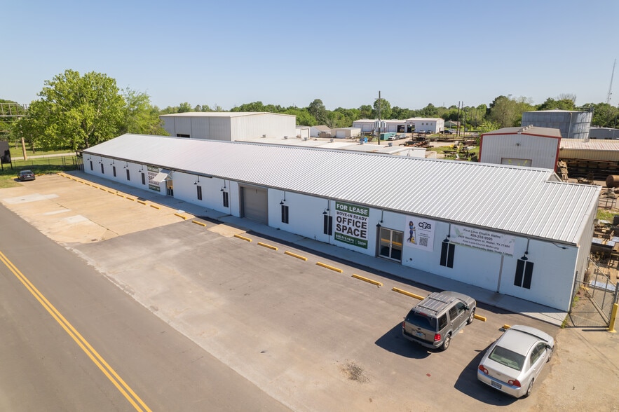 2403 Washington St, Waller, TX for lease - Building Photo - Image 1 of 16
