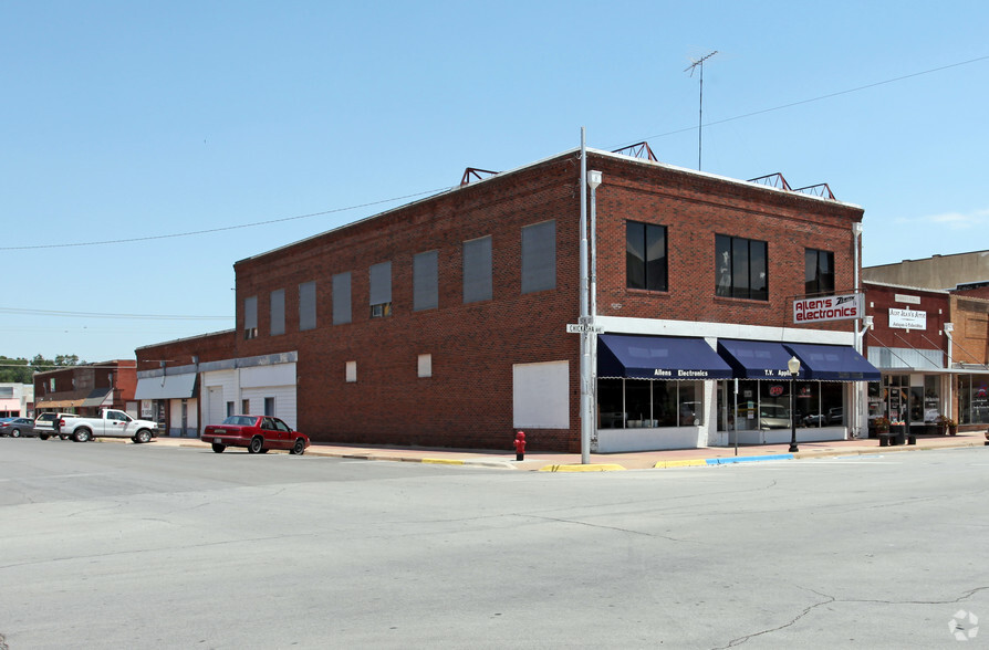 426 W Chickasha Ave, Chickasha, OK à vendre - Photo du bâtiment - Image 1 de 1