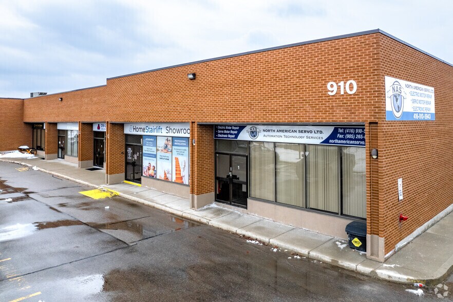910 Rowntree Dairy Rd, Vaughan, ON à vendre - Photo principale - Image 1 de 1