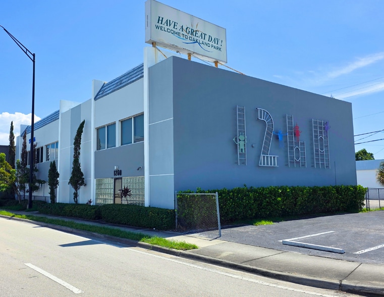 1260 E Oakland Park Blvd, Oakland Park, FL for sale - Primary Photo - Image 1 of 18