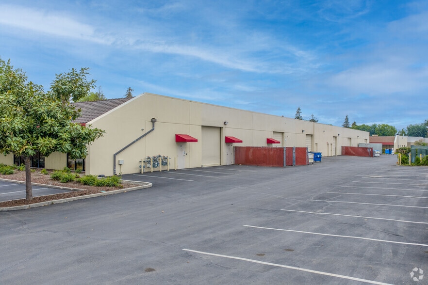 2140-2150 Bering Dr, San Jose, CA for lease - Building Photo - Image 3 of 7