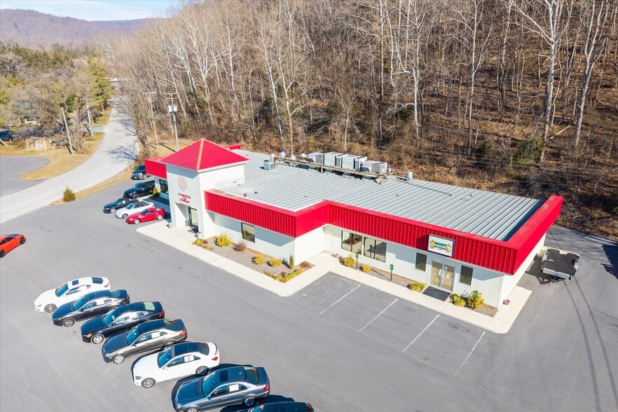 912 Valley Ridge Rd, Covington, VA à vendre - Photo du bâtiment - Image 3 de 31