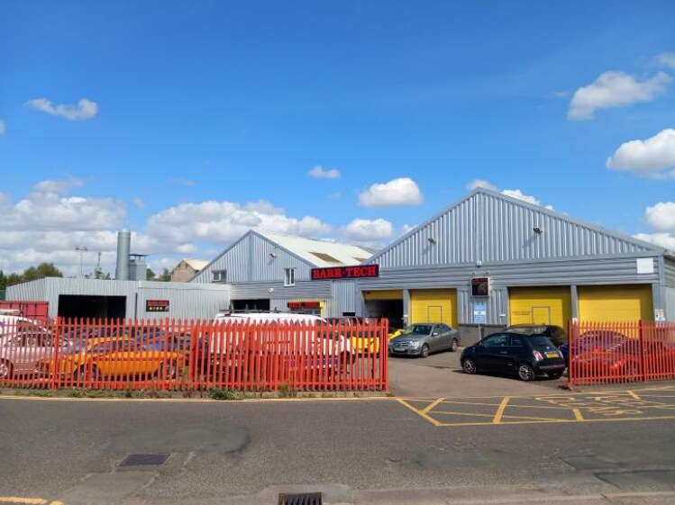 90-92 Cowley Rd, Cambridge à louer Photo du bâtiment- Image 1 de 8