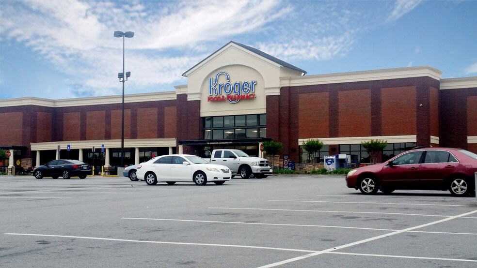 156 Tom Hill SR Blvd, Macon-Bibb, GA à louer - Photo du bâtiment - Image 2 de 5