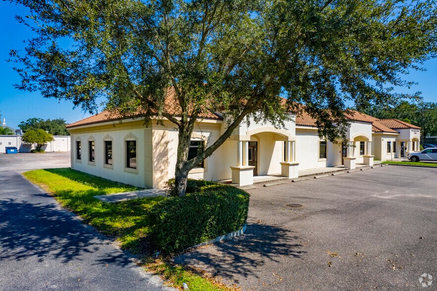 504 Corner Dr, Brandon, FL à vendre - Photo du bâtiment - Image 2 de 6
