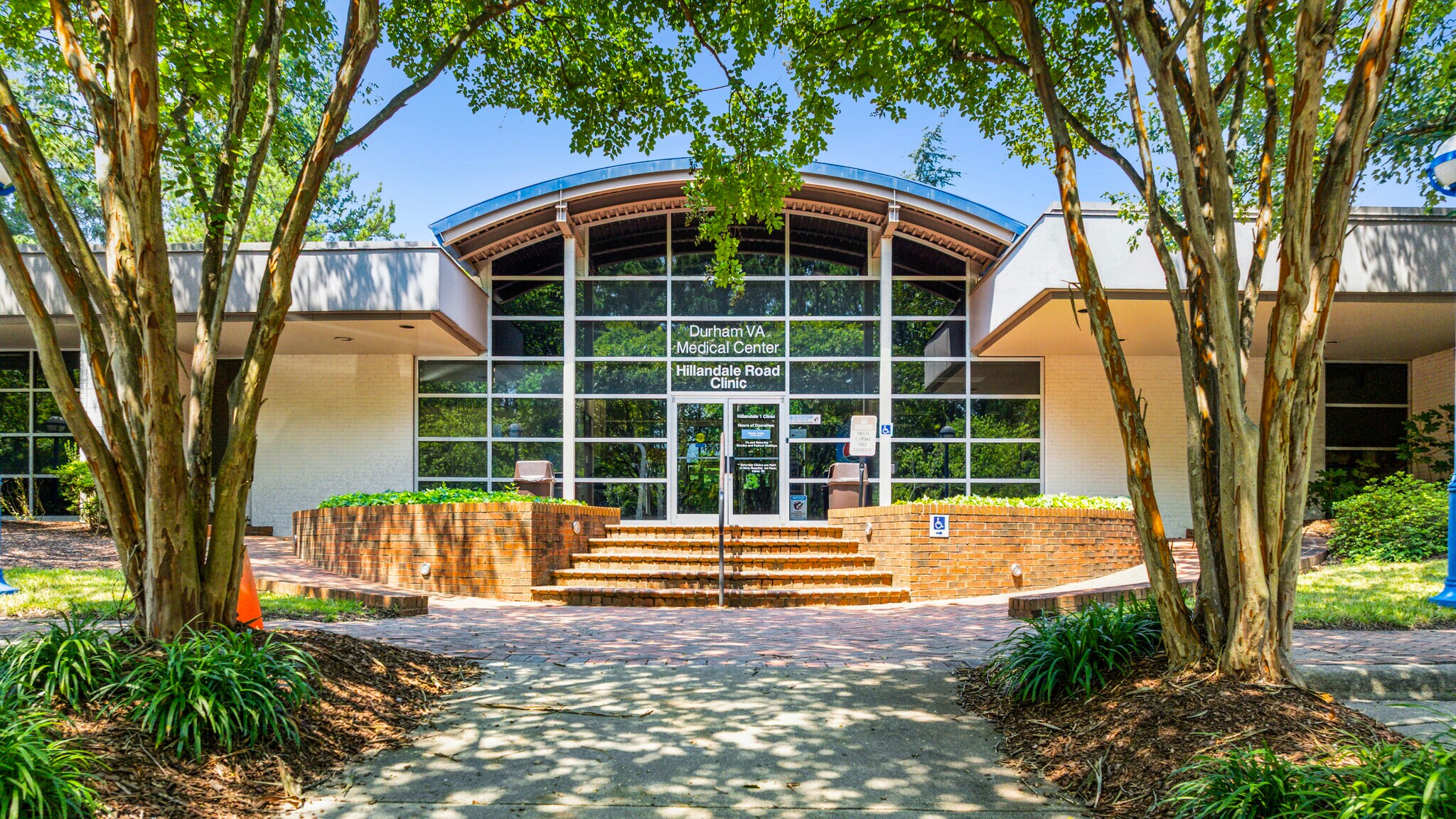 1824 Hillandale Rd, Durham, NC à vendre Photo du bâtiment- Image 1 de 9