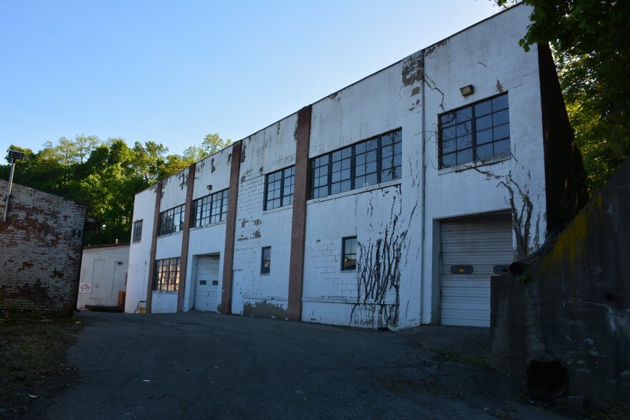 420 N Montgomery St, Newburgh, NY à vendre - Photo principale - Image 1 de 1