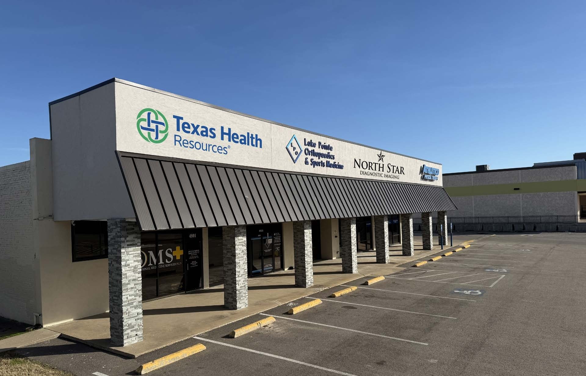 NNN Medical Office Investment portfolio of 2 properties for sale on LoopNet.ca Primary Photo- Image 1 of 11