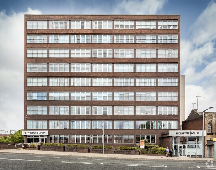 1 Wellington Rd N, Stockport à louer - Photo du bâtiment - Image 3 de 9